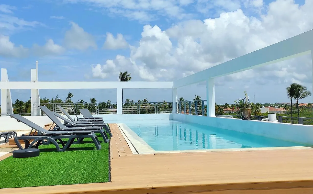 Tropical Suites With Rooftop Pool, Beach Club, Spa, Restaurants