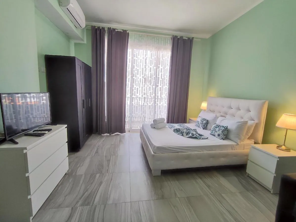 Tropical Suites With Rooftop Pool, Beach Club, Spa, Restaurants